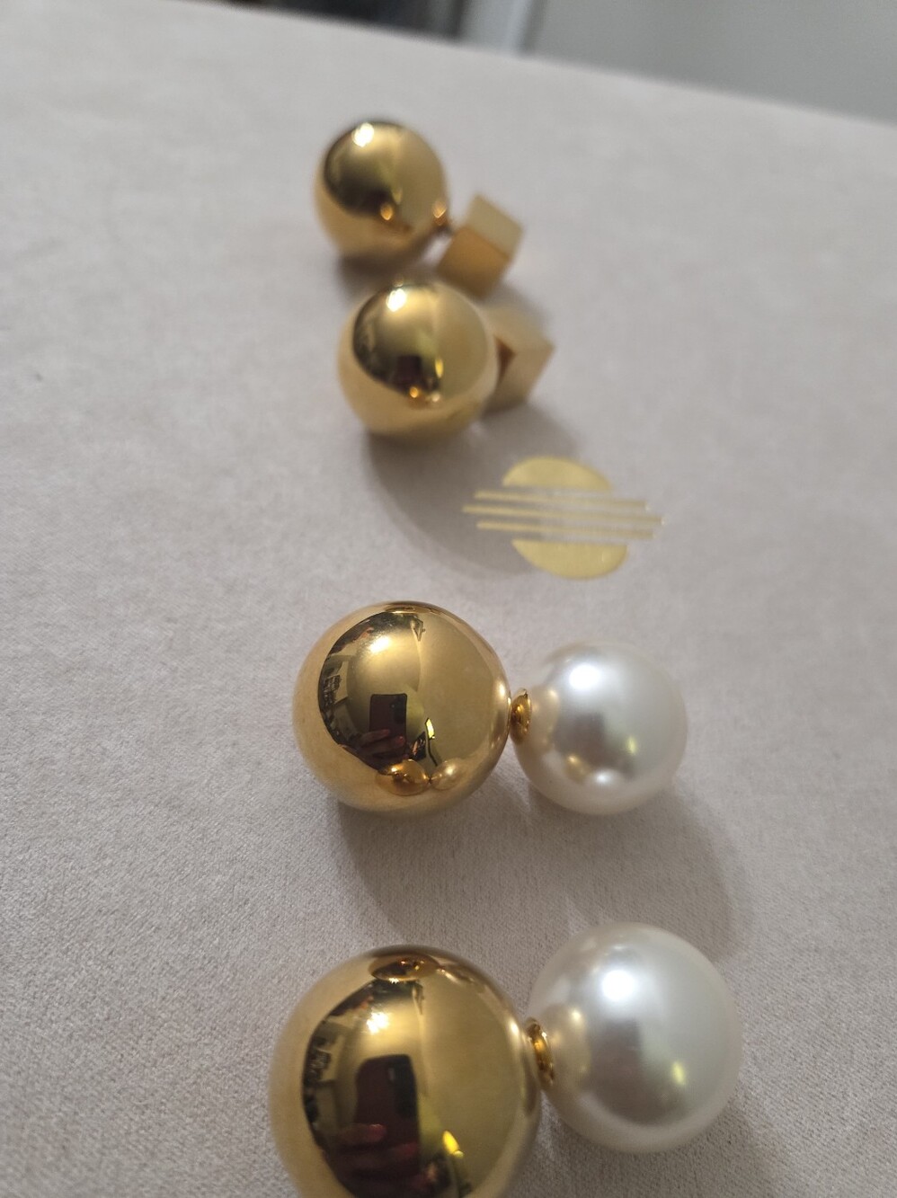 Rena Gold and White Pearl Double-Sided Stud Khoi Earrings 8 Peices